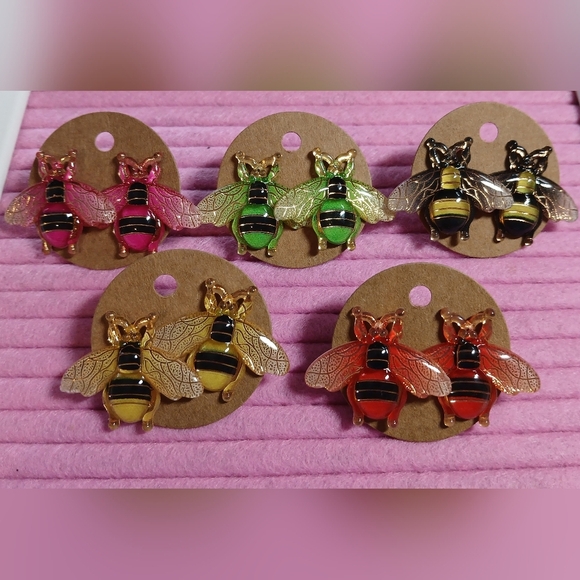 4/$20 Bee Earrings - Picture 1 of 1